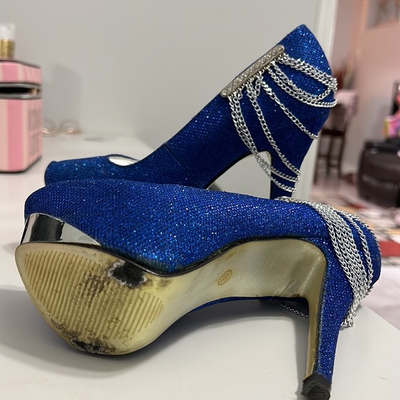 Shoe - Picture 3 of 3